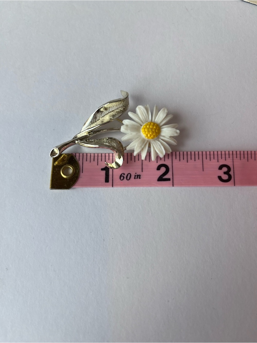 Vintage Sarah Coventry Light N’ Bright Daisy Flower Brooch - Picture 5 of 7